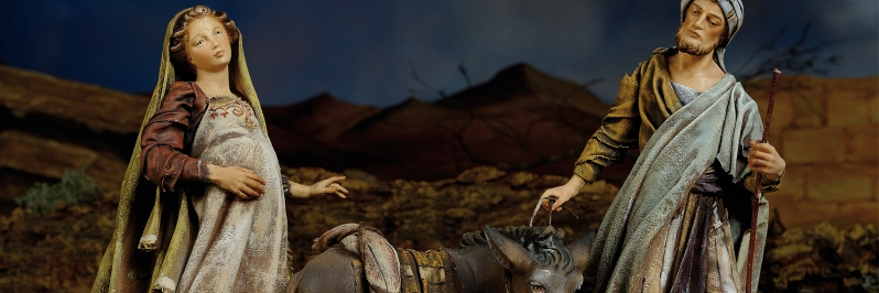 Maria und Josef auf Herbergsuche, Krippenfiguren aus der Kollektion "Immanuel" der Fa. Heide
