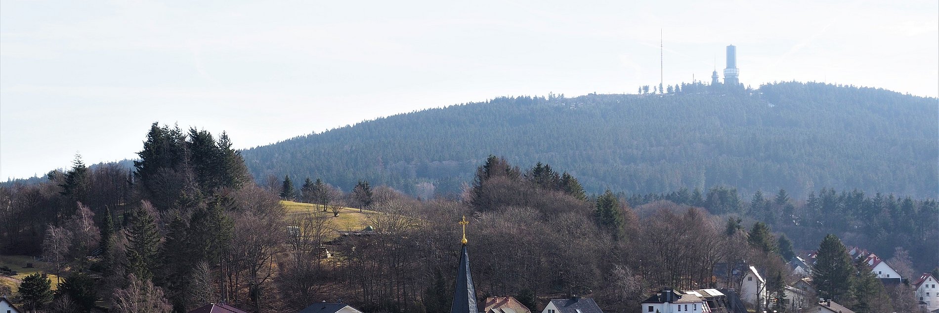 Blick auf St. Georg von der Burg herunter